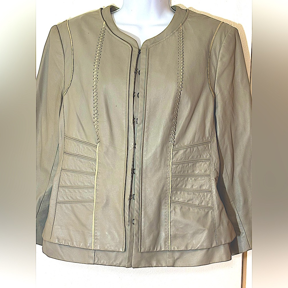 Elie Tahari Gray Leather Jacket. Fitted, 
 Seamed Design With Beige Accents SZ L